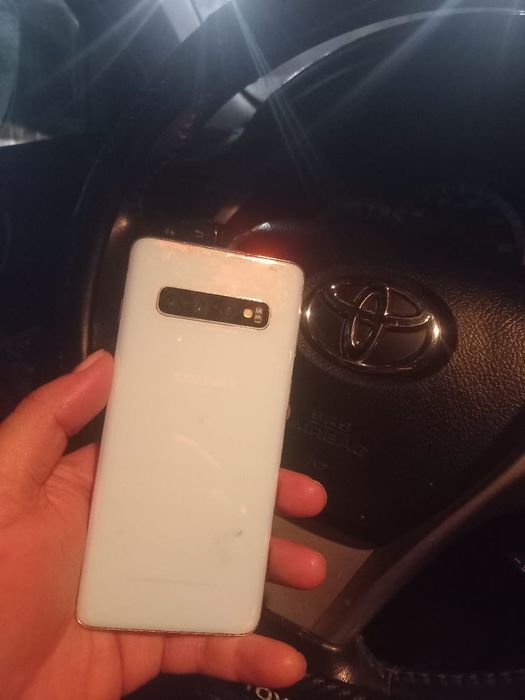 Samsung s10 сатылады жагдайы жаксы.Корейский 1сим.11версия индрайверге