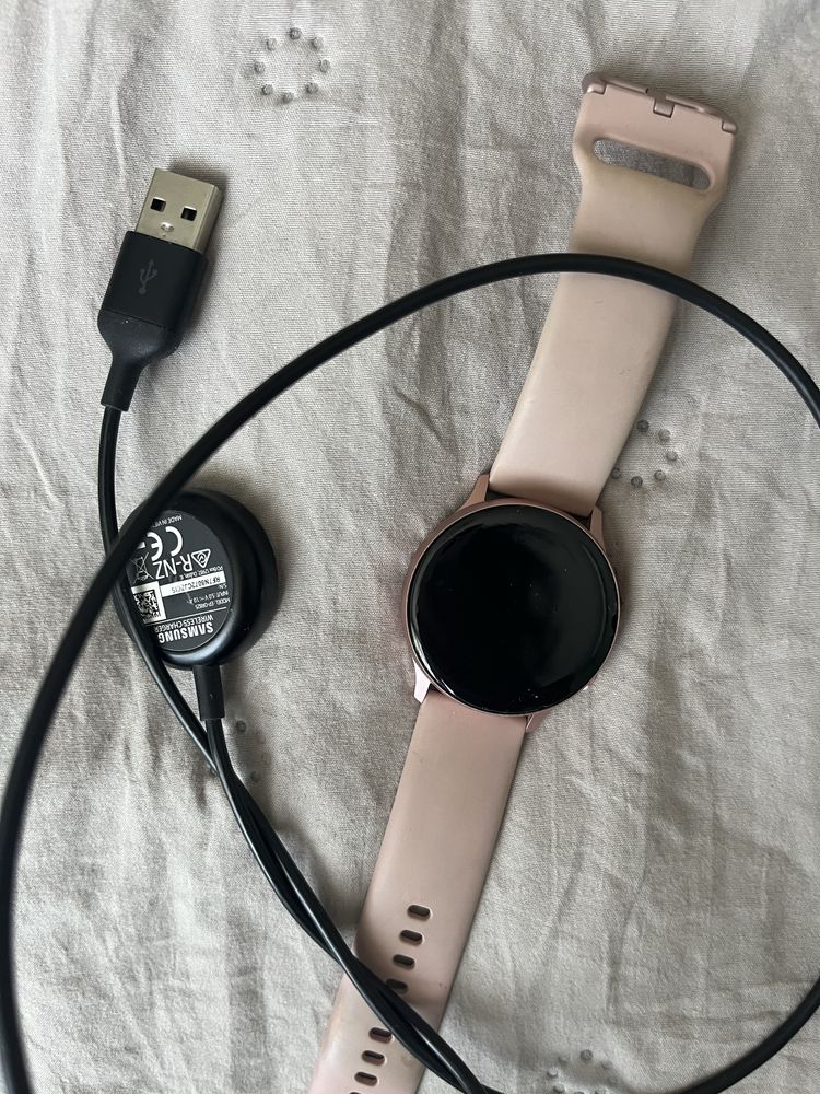 Часовник Samsung activ 2