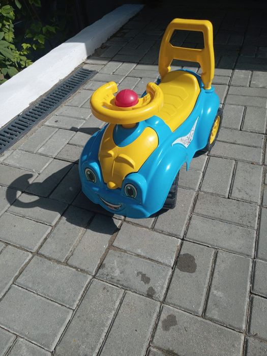 Mașinuță fără pedale