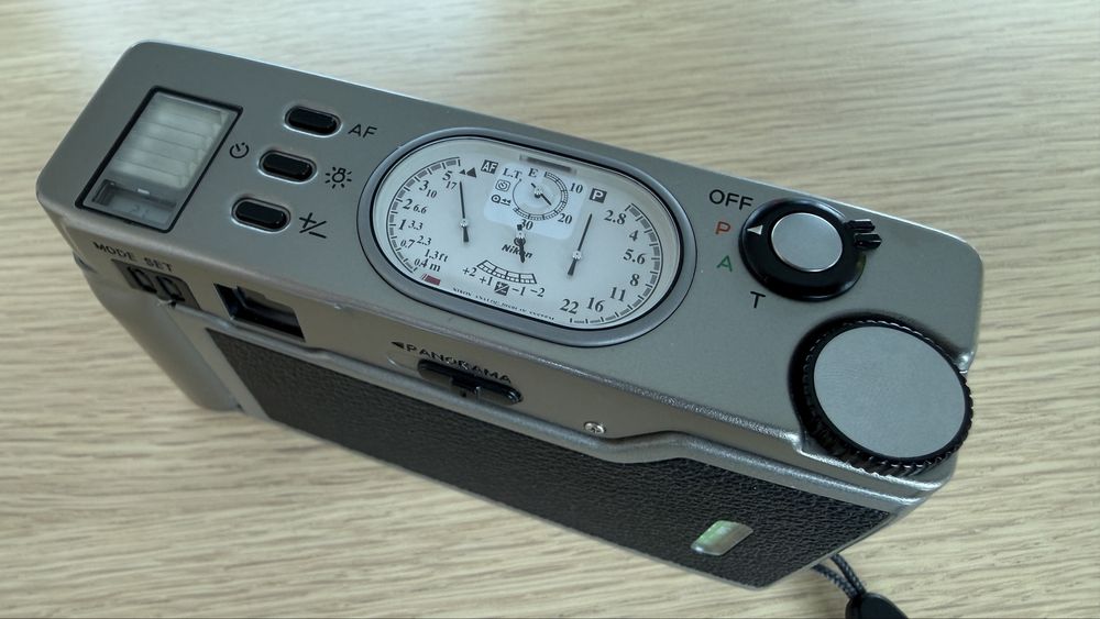 Продавам фотоапарат Nikon 35Ti