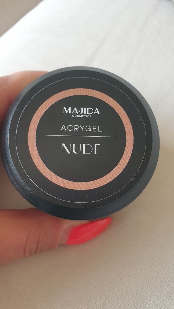 Акригел Majida цвят nude