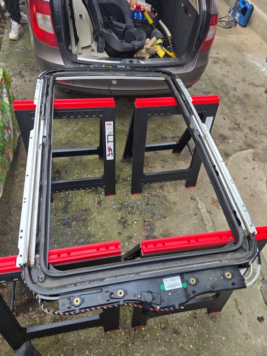 Servicii curatare,degresare si intretinere trapa si plafon panormic