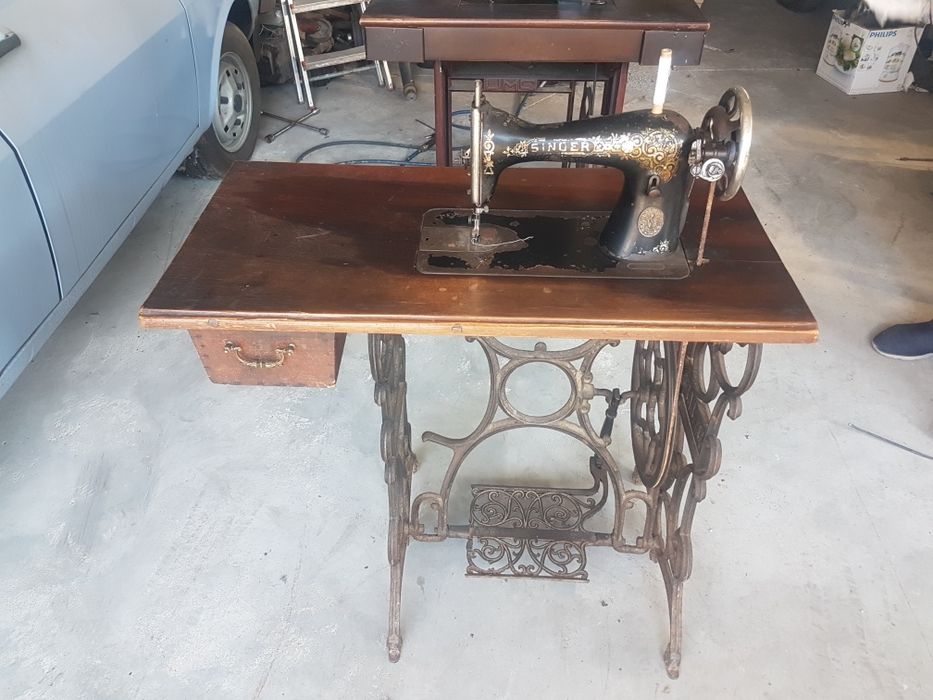 Masina de cusut Singer