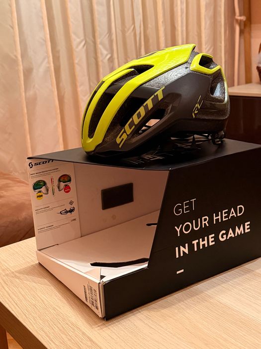 Каска Scott RC Centric MIPS и карбоново колче