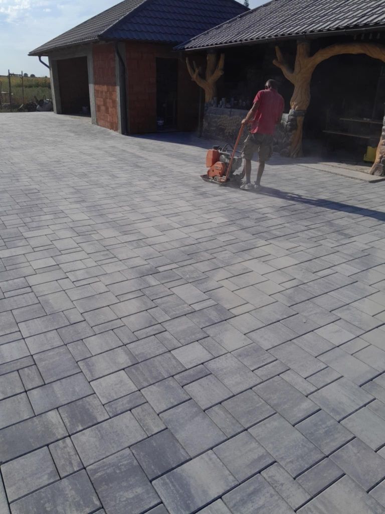 Execut montaj Pavaje Garduri borduri rigole