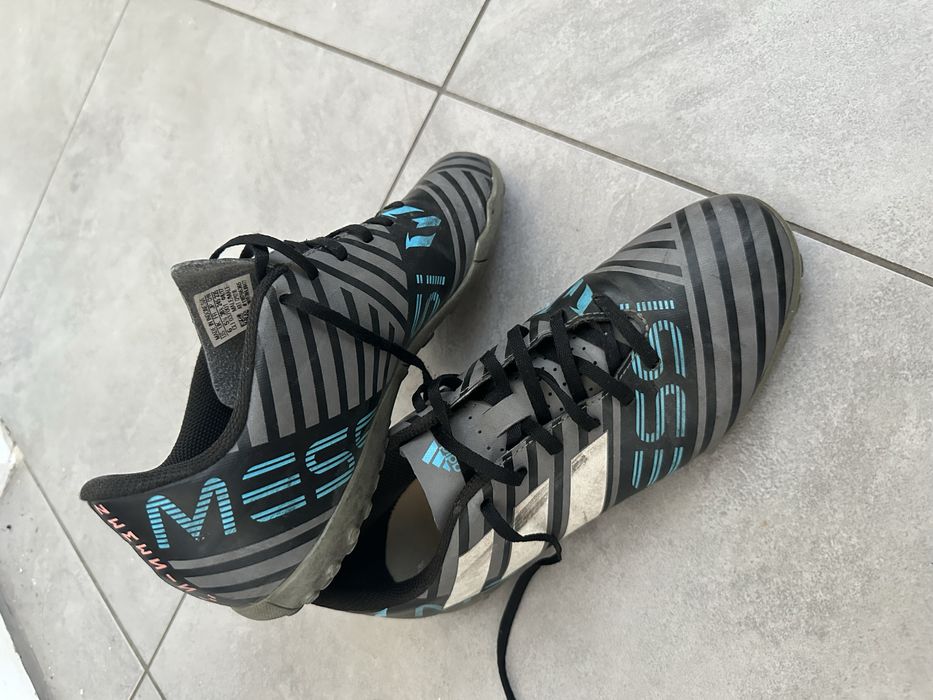 Футболни обувки Adidas стоножки