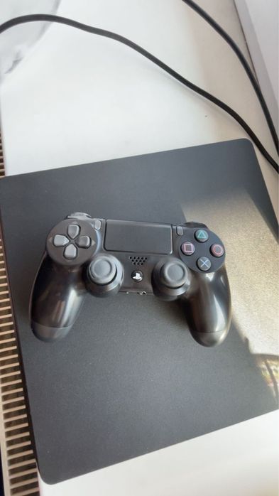 Vand ps 4 in stare perfecata de functionare