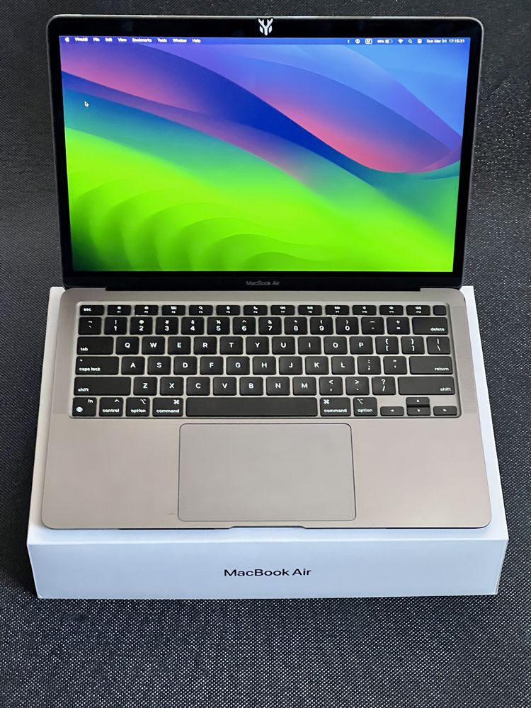 MacBook Air M1 Chip 8-Core CPU, 8-Core GPU, 8GB, 512GB SSD