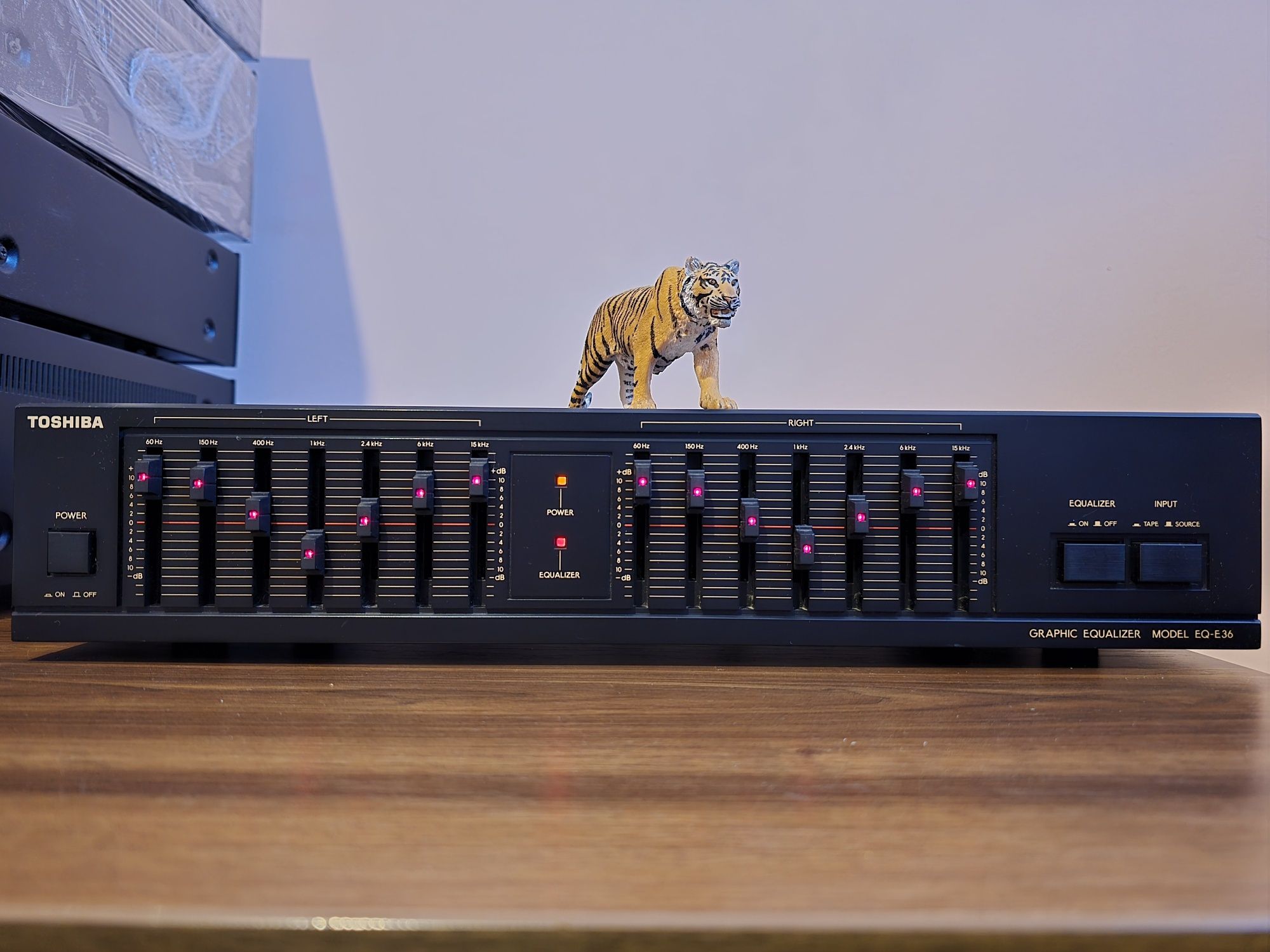 Toshiba EQ-E36. Egalizator superb, 2 × 7 benzi. Japan. Preț fix !