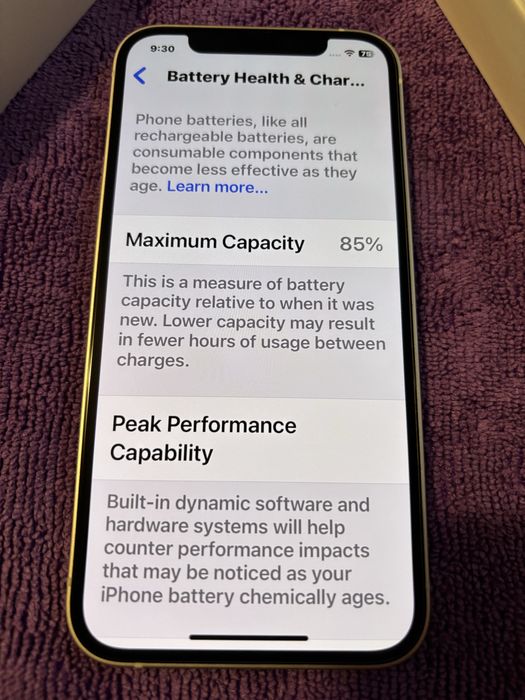 Iphone 12 64 gb  бял