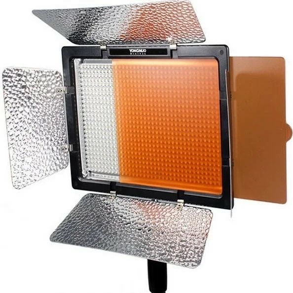 Светодиодный осветитель Yongnuo YN-900 (Led свет панель)