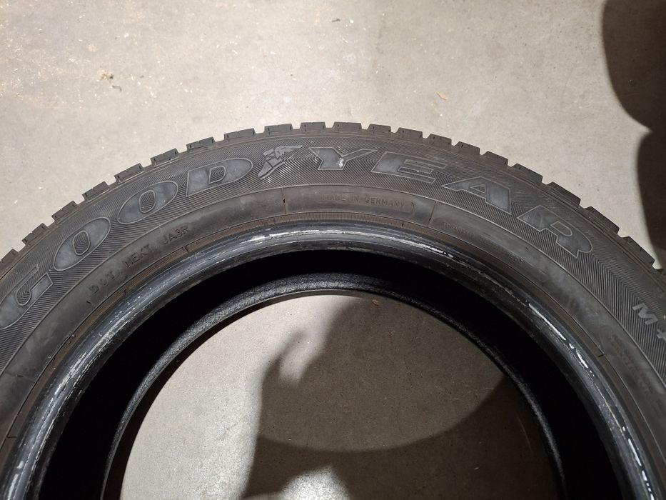4  Anvelope M+S  215 60 r17 Goodyear