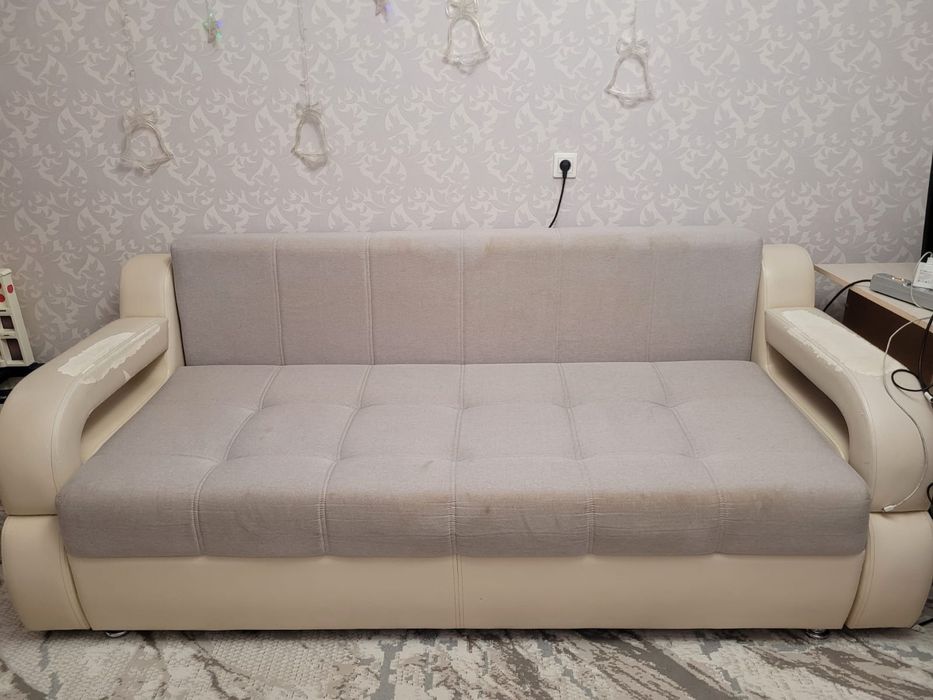 Светлые Диваны раскладные 2 шт
