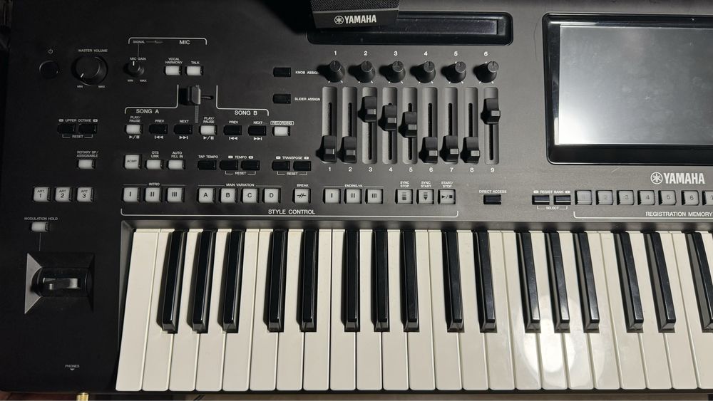 Yamaha Genos XXL - orga / clapa / pian + stativ/suport + sistem sunet