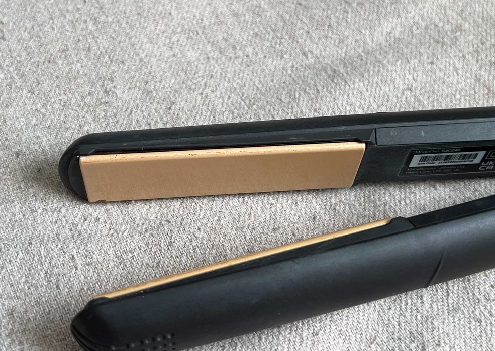 Placă de păr GHD Original Professional defectă, o placă nu încălzește