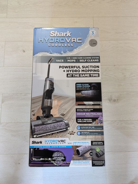 Aspirator Vertical Shark Hydrovac -Nou-