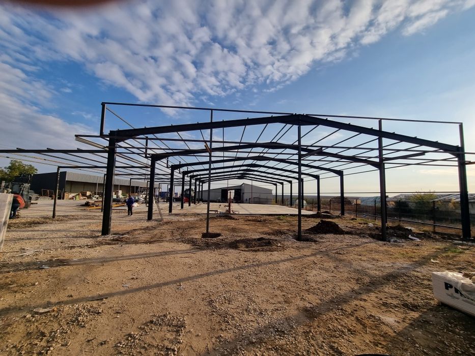 Vând structura hala metalica