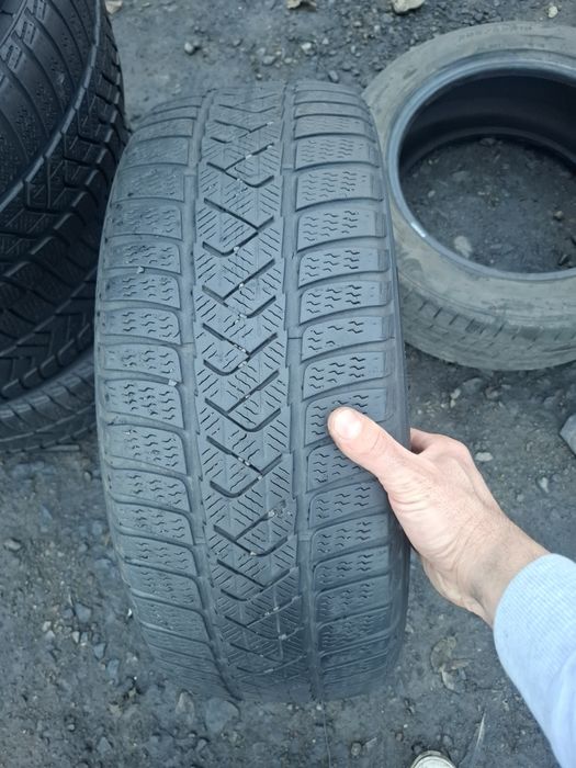 Vand 1 anvelopa 215 50 18 pireli de iarna dot 2020