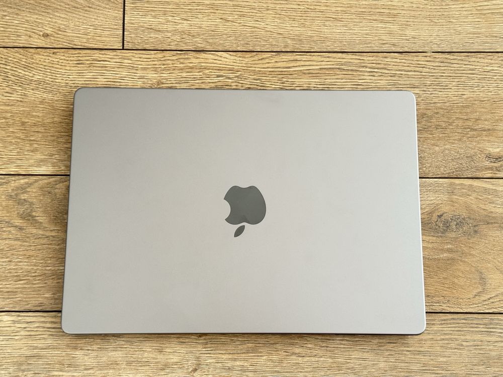 MacBook Pro 14" M3 512GB SSD SpaceGray Гаранция
