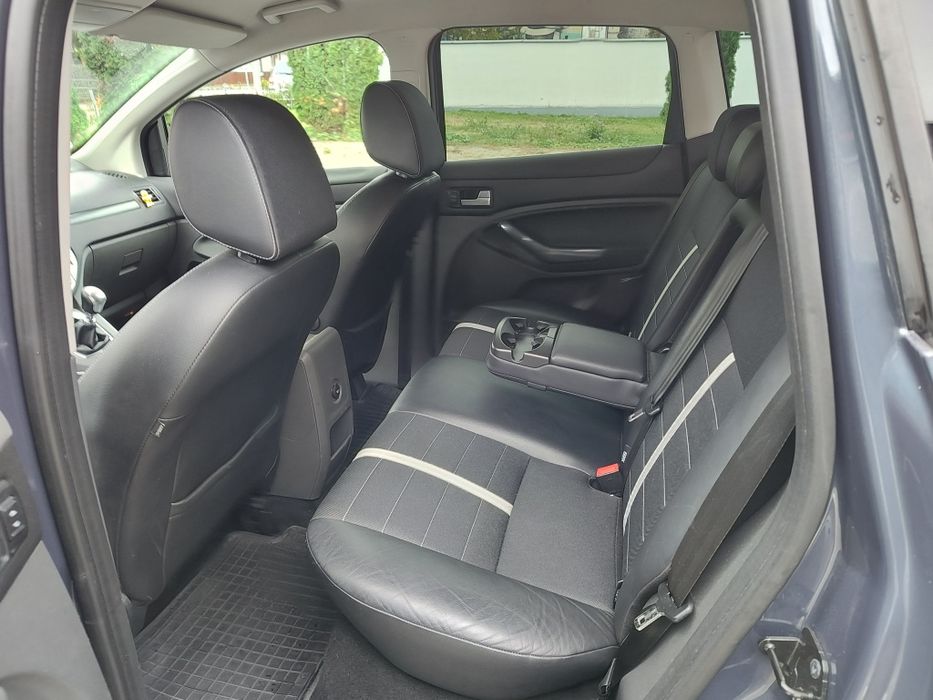 Vând Ford Kuga Titanium FWD 2.0 Tdci