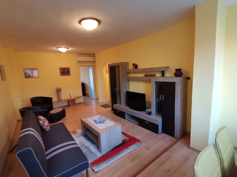 Дава се под наем Двустаен апартамент в Бургас, Братя Миладинови - 64 кв.м за 306 € - Снимка #1