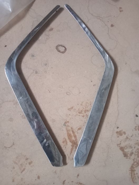 Бамперный молдинг Мерседес 124