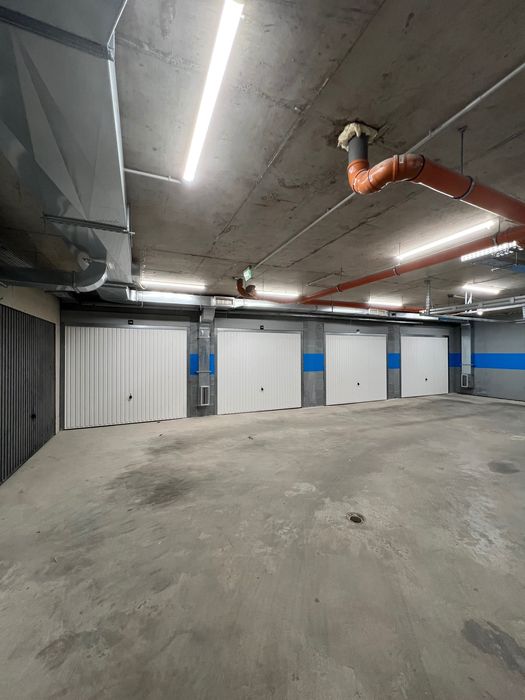 Дава се под наем Гараж / Паркомясто в София, Зона Б-19 - 20 кв.м за 102 € - Снимка #2