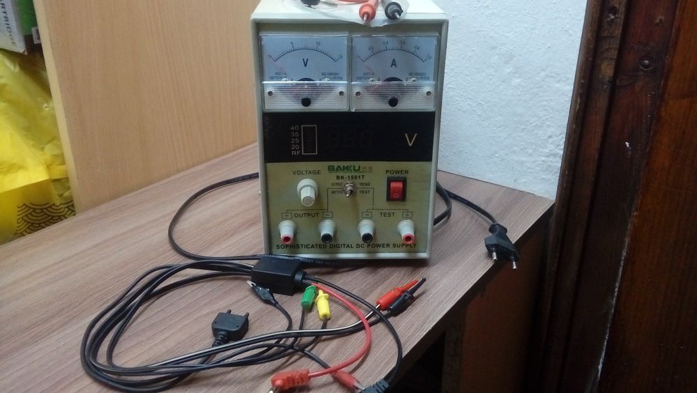 Блок питания лабораторный