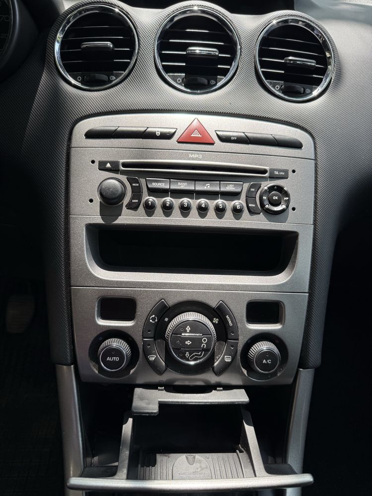 Peugeot 308 1.6i панорама