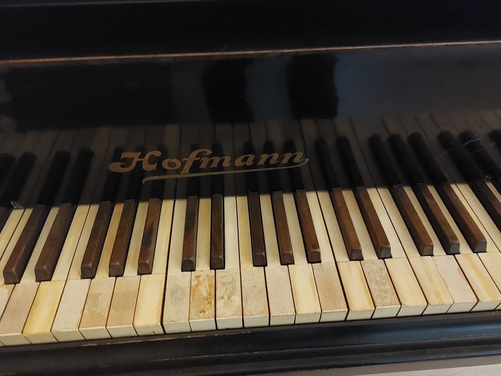 Vând pian vechi Hoffman
