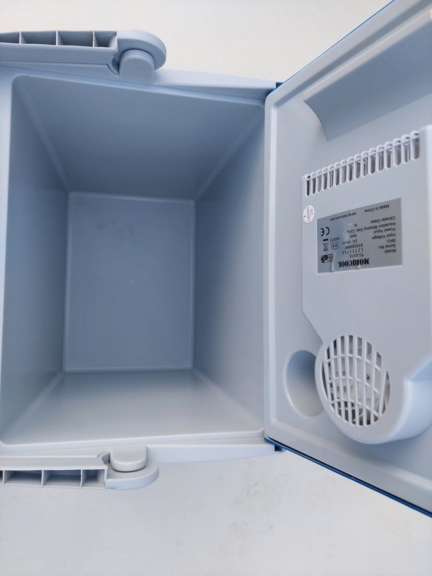 Camping cool box