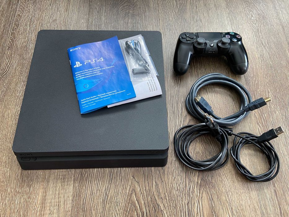 Продам PlayStation 4 Slim 1 TB
