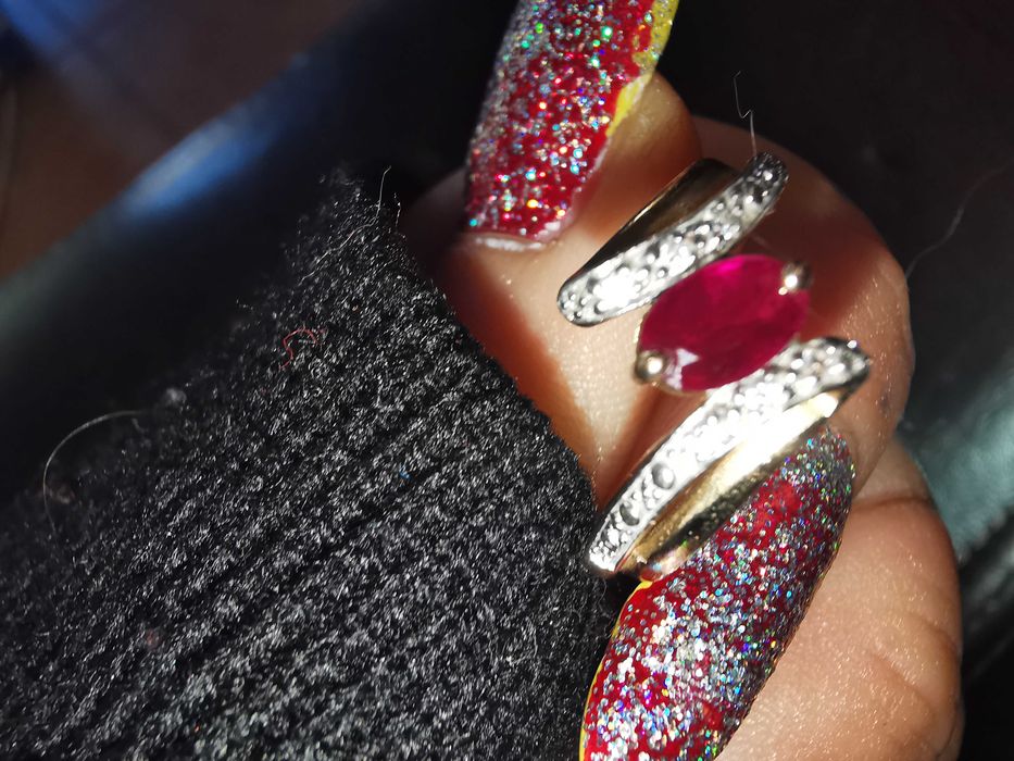 Inel 9ct aur, cu rubin natural și diamante