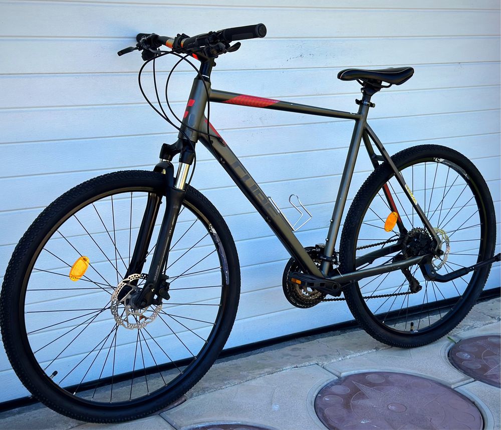 Vand Bicicleta CUBE,rotii pe 29,echip shim Deore XT!