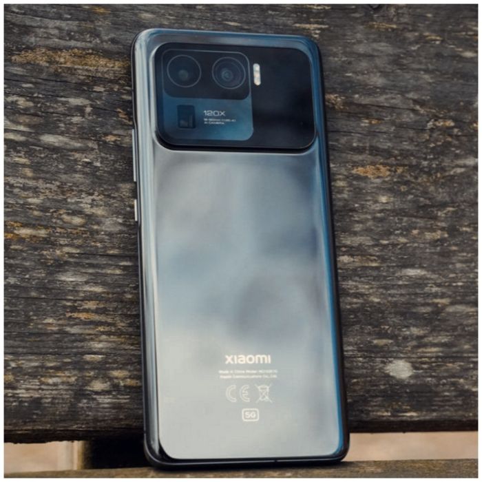 Продам или обменяю Xiaomi Mi 11 Ultra на 256 ГБ.