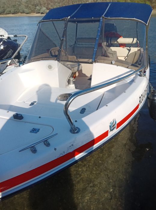 Barcă cu motor Yamaha 80 cp injecție