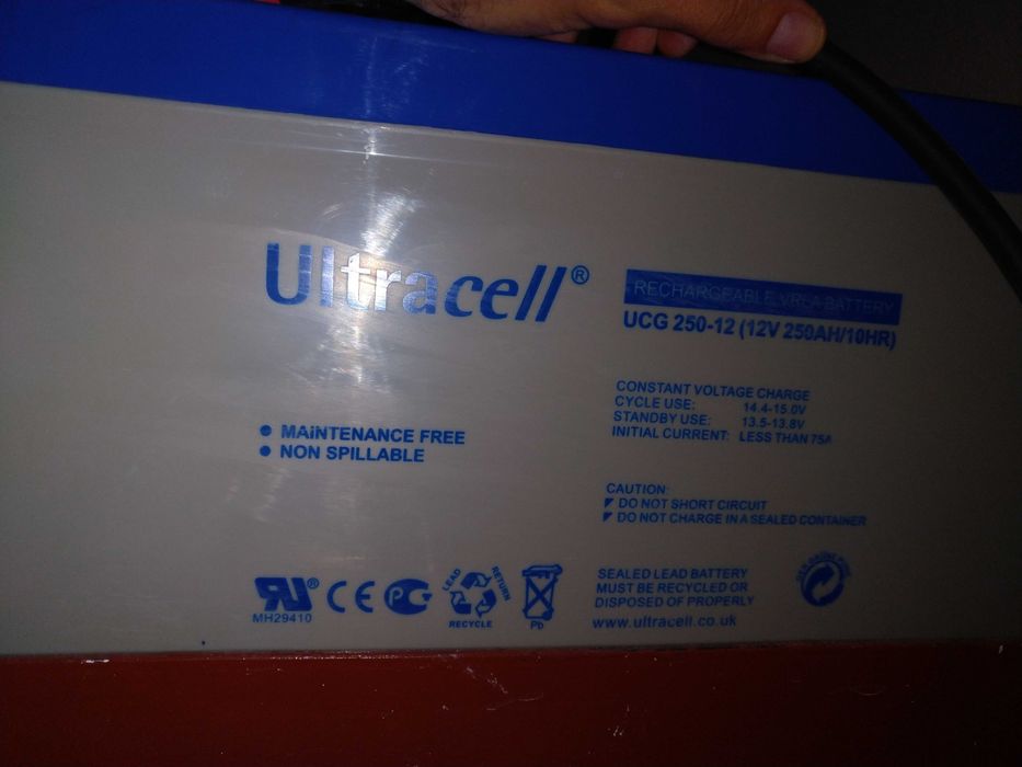 Acumulatori VRLA Ultracell UCG250-12