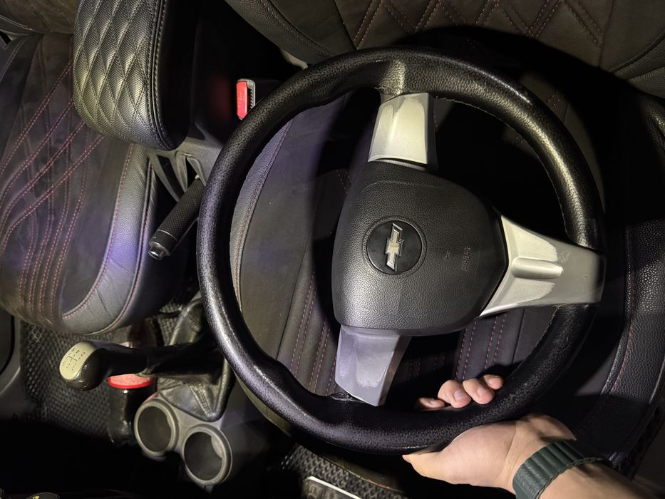 manitor rul sotiladi.  Narxi 850.000 sóm