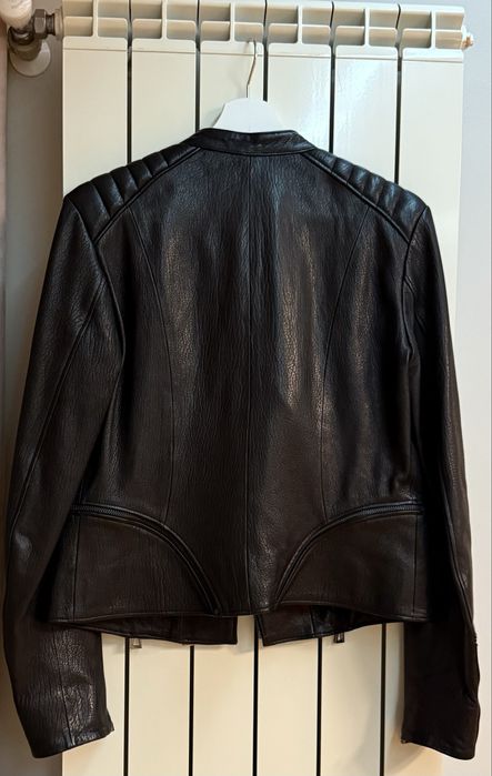 Geacă din piele naturală, stil biker, cu detalii moderne