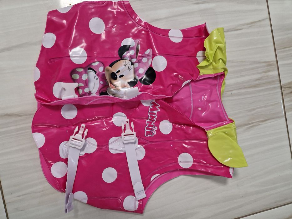 Vesta inot Minnie, 3- 6 ani