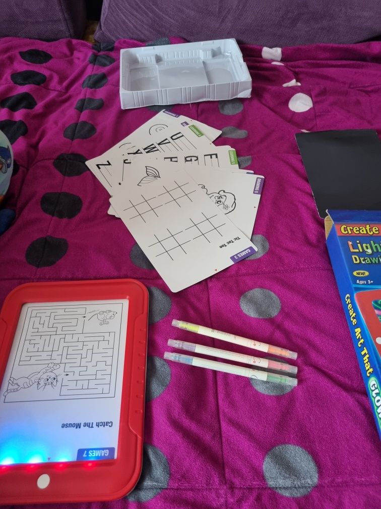 Tableta LED pentru scris si desenat, Magic Pad, Iluminare de fundal