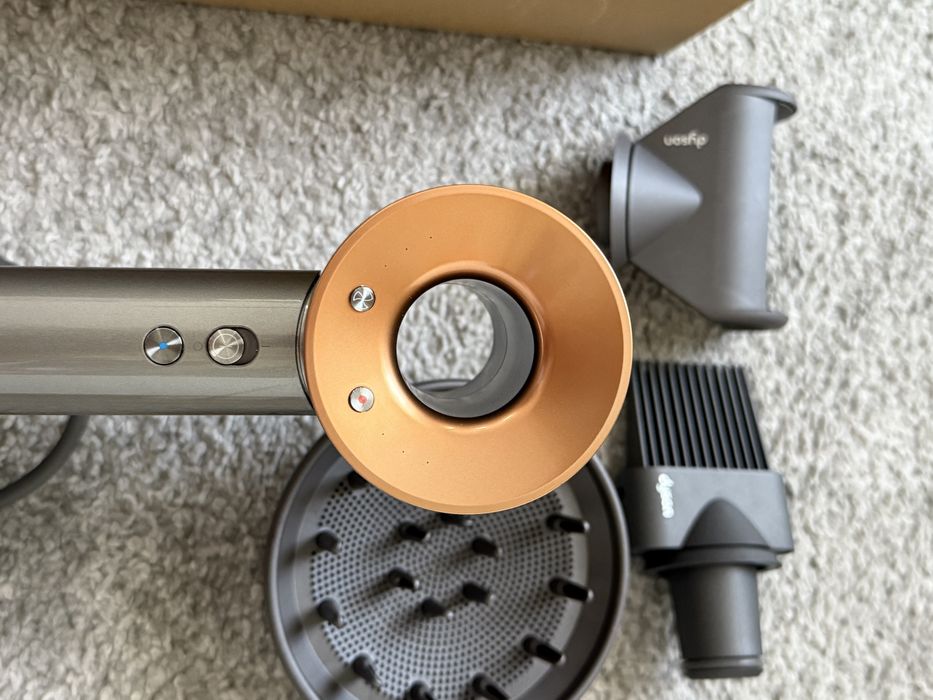 Uscator de par Dyson Supersonic HD07