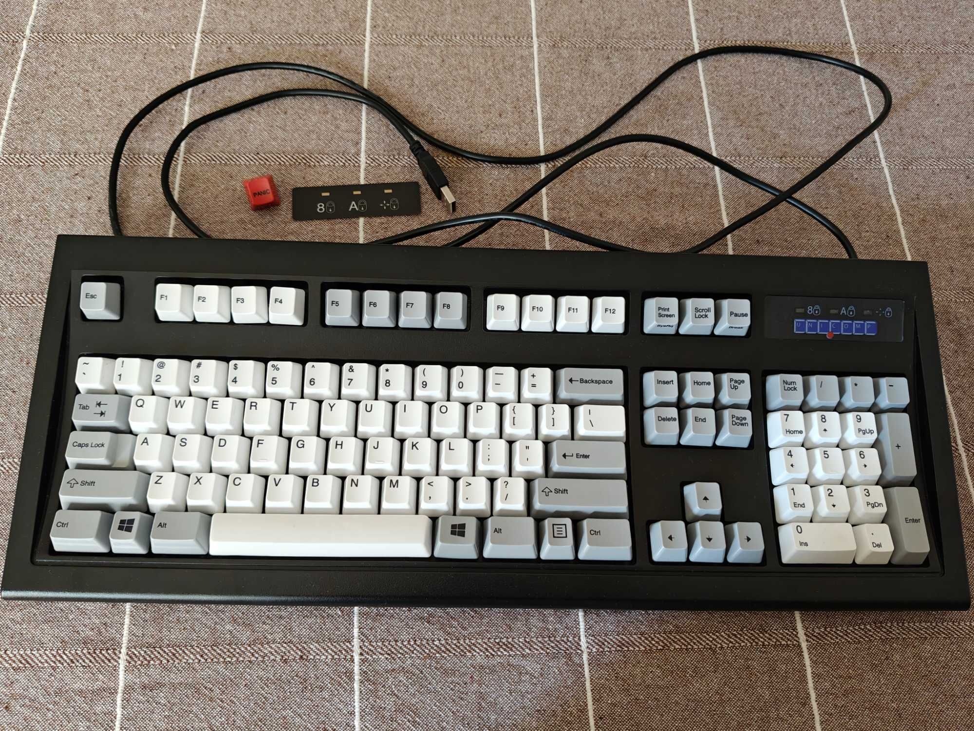 Механична клавиатура Unicomp New Model M