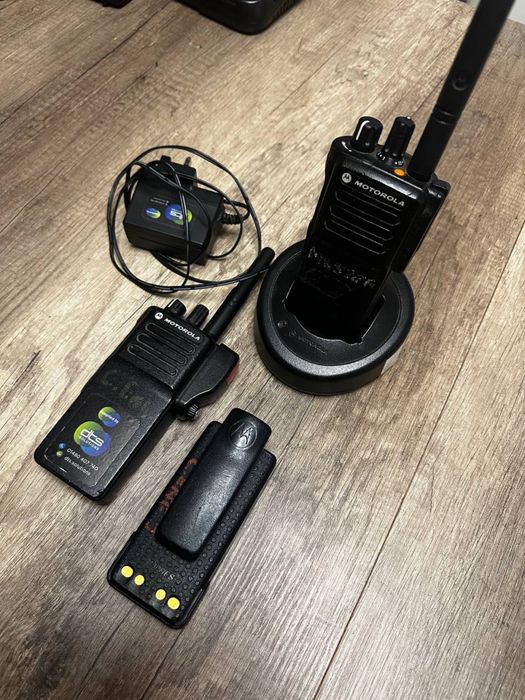 Професионален комплект радиостанции Motorola DP4400e 2 броя DMR, IP68