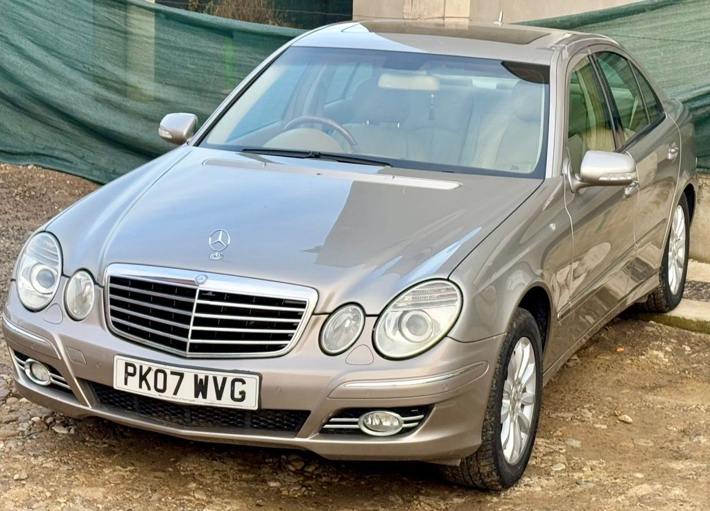 Dezmembrez Mercedes  E class 2.2 CDI an 2008