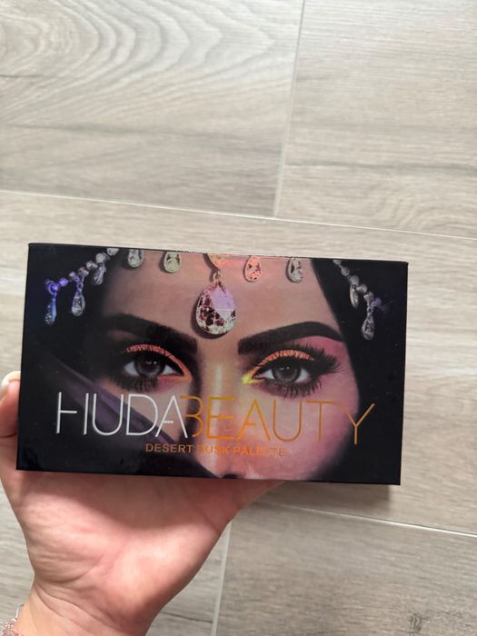 Палитри за сенки - Revolution; e.l.f ; hudabeauty