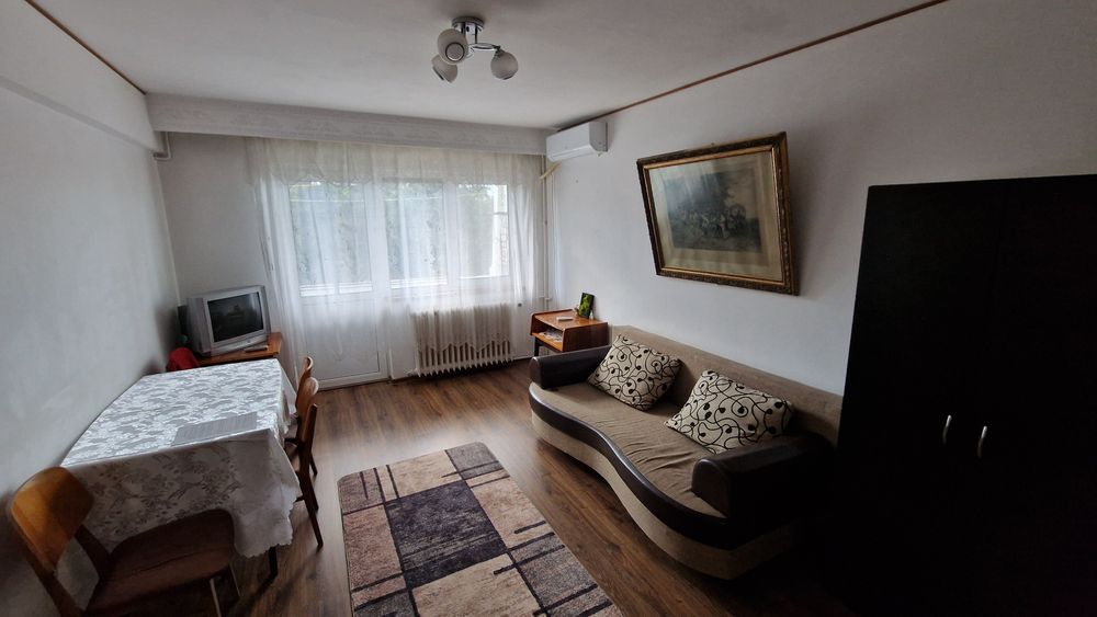 Închiriez apartament renovat 2 camere decomandate