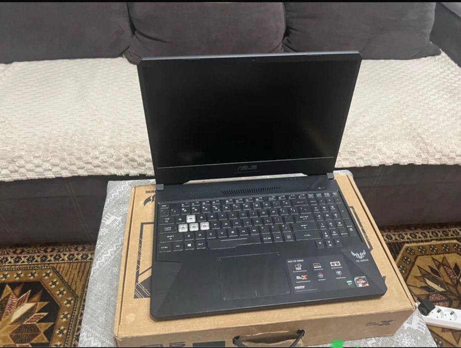 Vând laptop de gaming Asus TUF FX505DT - stare excelentă!