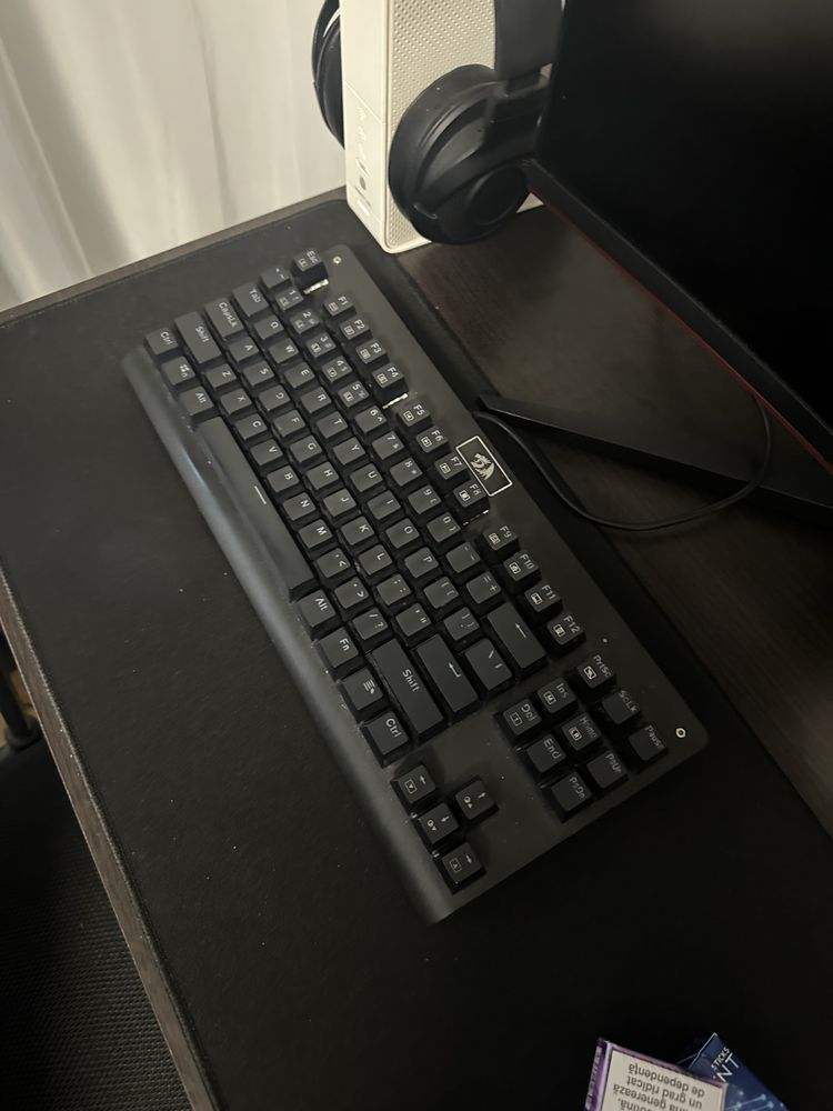 Tastatura mecanica RGB redragon dark avenger