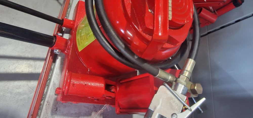 Cric pneumo hidraulic 50 tone pret 1750 lei cu tva se poate trimite pr